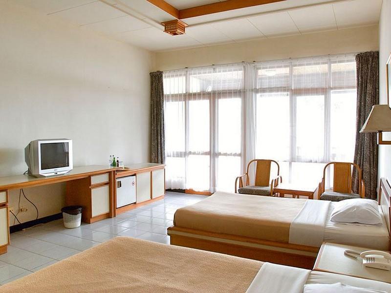 Pantai Indah Resort Hotel Barat Pangandaran Ngoại thất bức ảnh